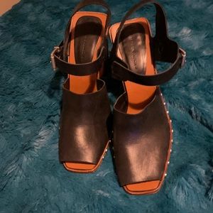 Kara Basic Collection chunky heel